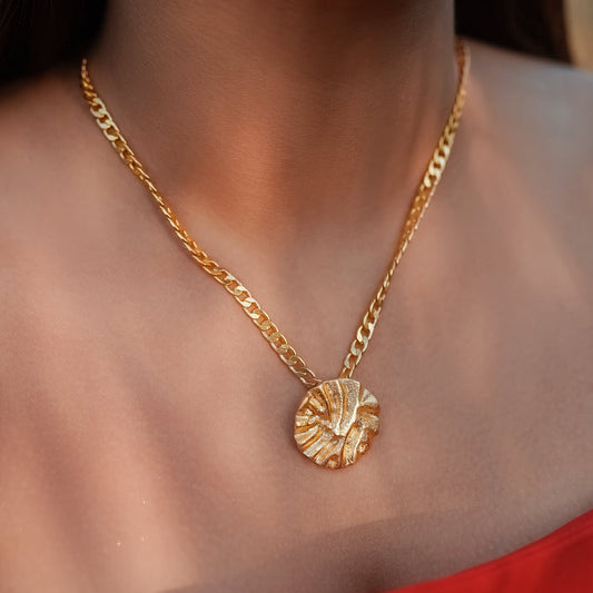 Hannah Pendant & Chain