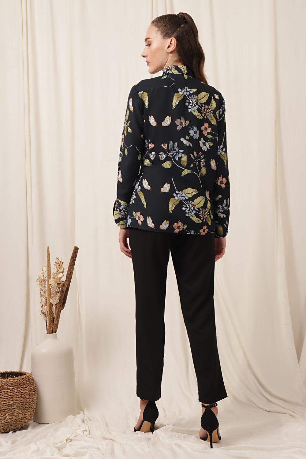 TIE UP SHIRT FLORALLY FLOURISHED PARIS